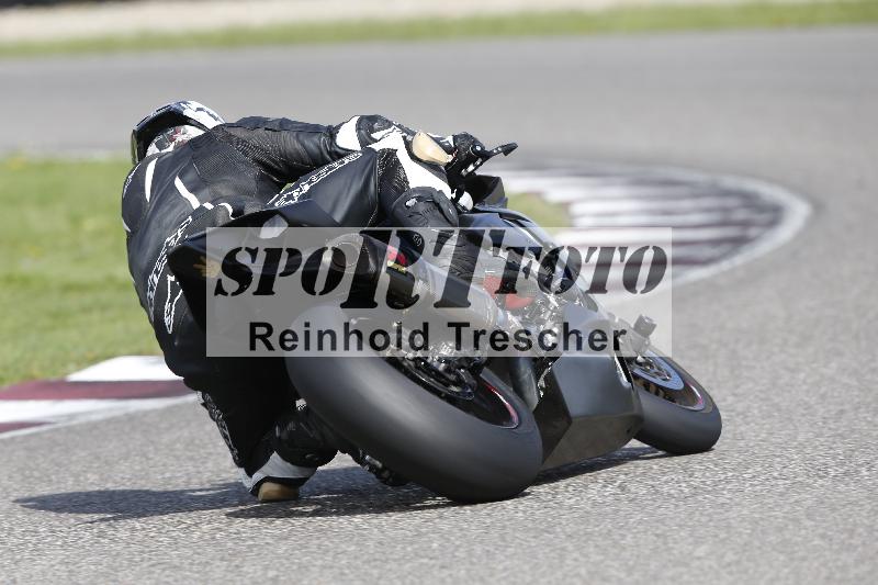 /53 16.09.2025 Track Day Domi Aegerter ADR/Gruppe rot/backside